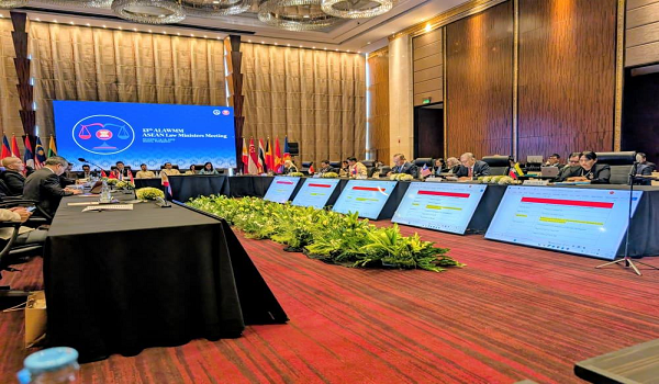 Malaysia perkukuh kerjasama perundangan serantau, tandatangan perjanjian ekstradisi ASEAN